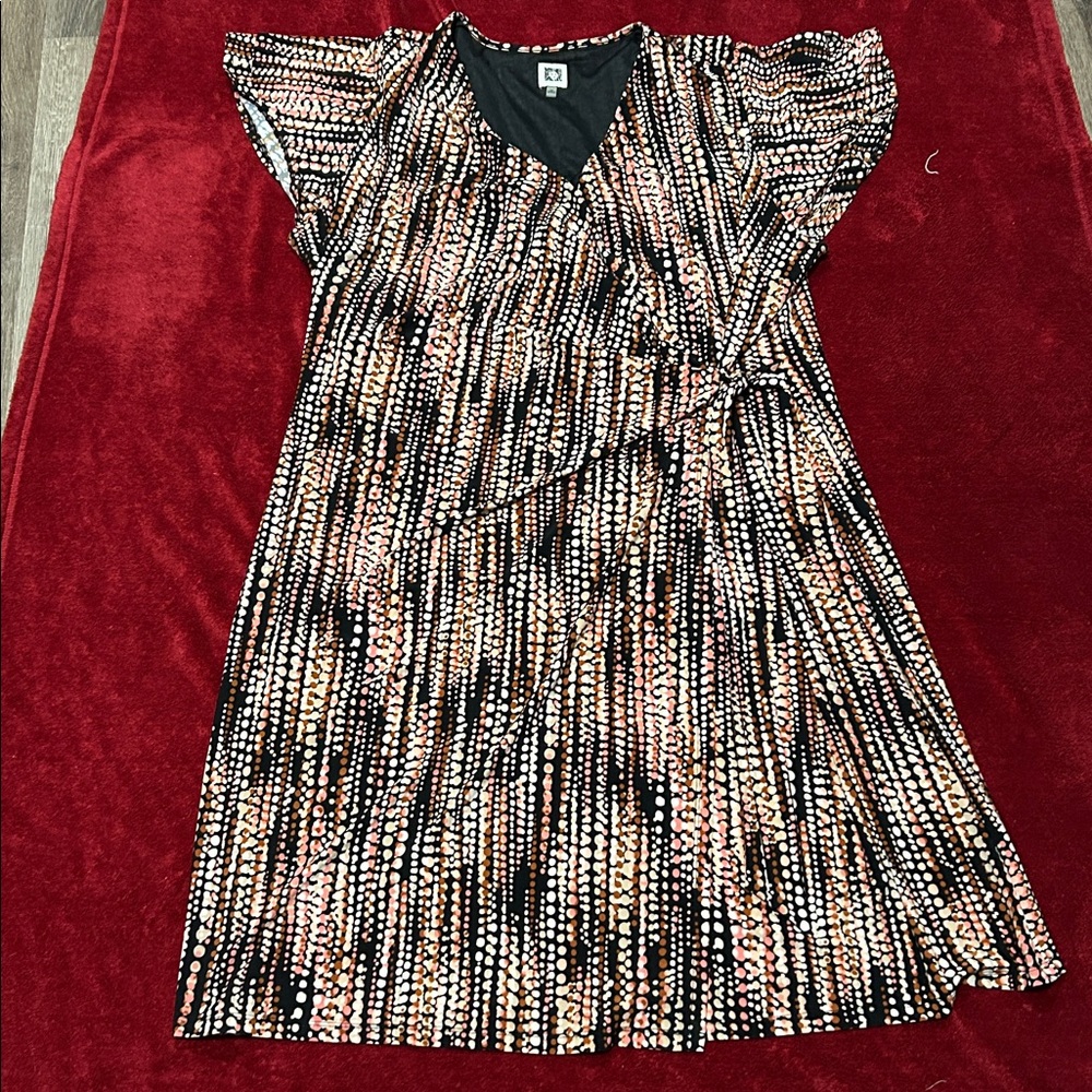 Elegant Black and Pink Patterned Dress